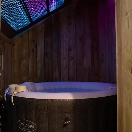 O Cosy , Duplex, Jacuzzi, Terrasse. * Villedieu-les-Poeles-Rouffigny